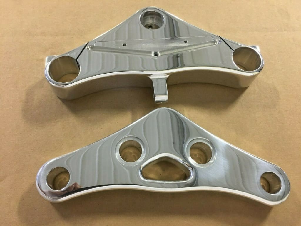 ハーレートリプルツリー　ビッグドッグ Big Dog Motorcycles polished billet 3 degree triple tree set 2004