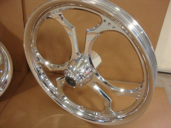 FOR BIG DOG MOTORCYCLES ’08 K-9 POLISHED BILLET WHEEL SET 18