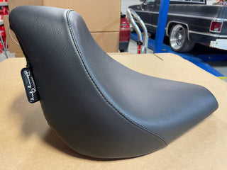 BIG DOG MOTORCYCLES PUSH SOLO SEAT FITS 2006 MASTIFF only!