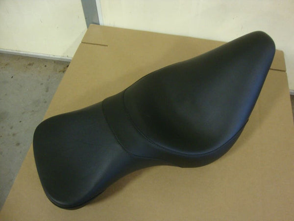 DANNY GRAY BIG DOG MOTORCYCLES 2-UP SEAT FITS 2005 CHOPPER 
